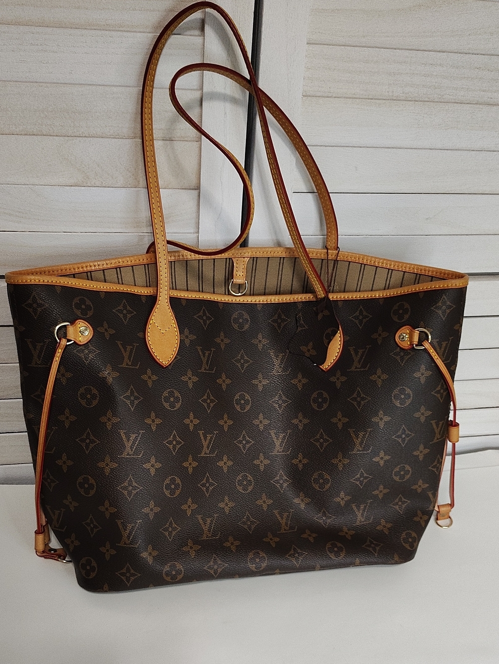 DUPE: NOT Authentic LV Neverfull Tote w/ Wallet                      M - Picture 6 of 13